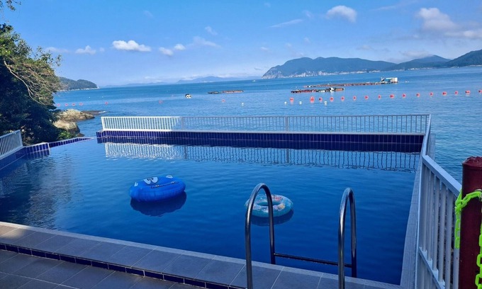 Songgo Casa | Yeosu Geumo Island Joy Pension