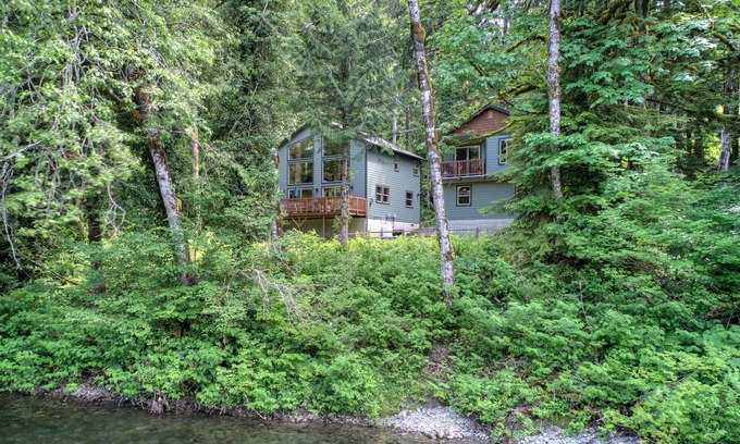 Gold Bar Casa | Compuesto Yeti: ¡DOS casas frente al río para 10 huéspedes y mascotas cada una con cocina completa, bañera de hidromasaje y más!