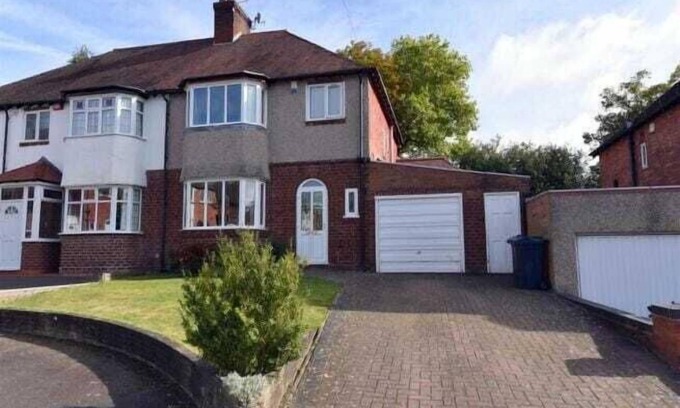 Harborne Apartamento | Yew Croft Avenue (4 Bed. Parking. Families/Contractors. QE/Uni)