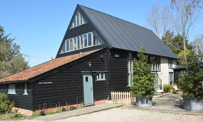 Woodbridge Cabaña | YEW TREE FARM BARN AND STABLE, pet friendly in Framlingham