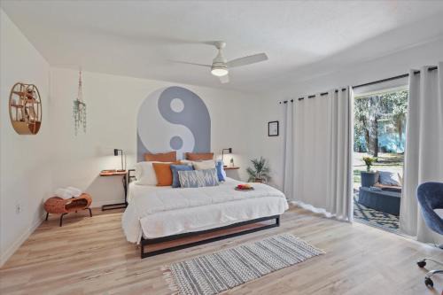 Gainesville Casa | Ying Yang Suite King Bed Zen Condo