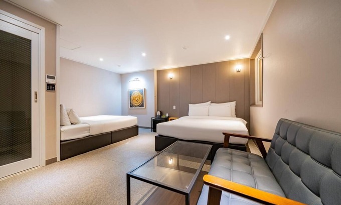 Suyeong-Gu Hotel | ymotel