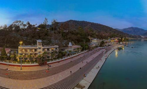 Rishikesh Hotel | Yog Niketan By Sanskriti