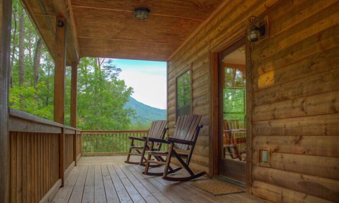 Helen Cabina | Yonah View Lodge | 2 BR Cabin w/ Spacious Decks, Hot Tub, Fire Pit, Near Helen