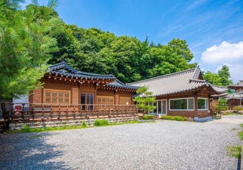 Yongin Casa | Yongin Yejik Hanok Pension