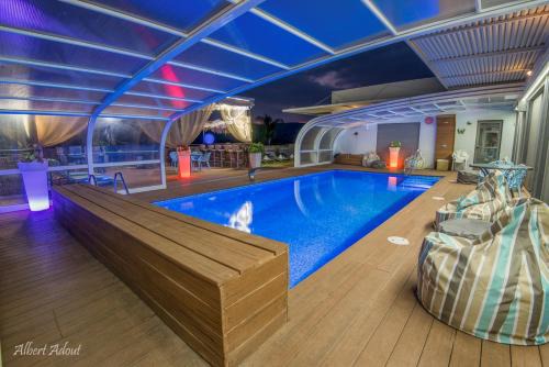 Had Nes Cama Y Desayuno | Yosefdream Luxury suites