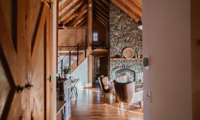 Mariposa Chalet De Esquí | Yosemite Charm by Casa Oso with spa and breathtaking views