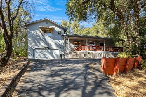 Groveland Casa | Yosemite Falls Calling