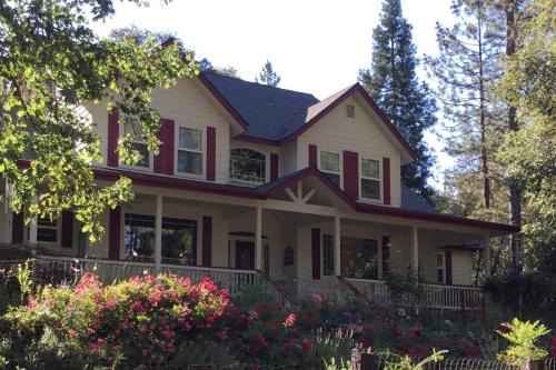 Mariposa Casa | Yosemite Firehouse Inn