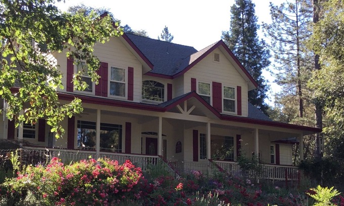 Mariposa Casa | Yosemite Firehouse Inn