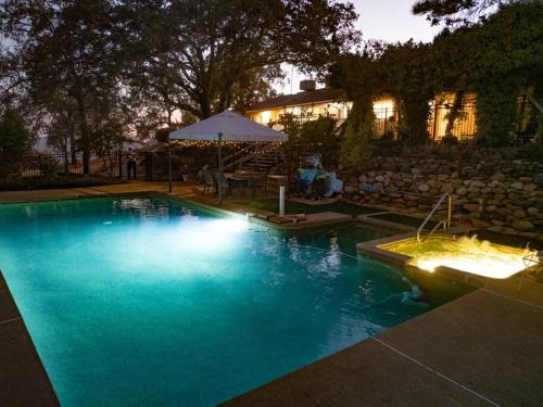 Mariposa Casa | Yosemite Mountain Top Retreat Hilltop Manor Pool Spa