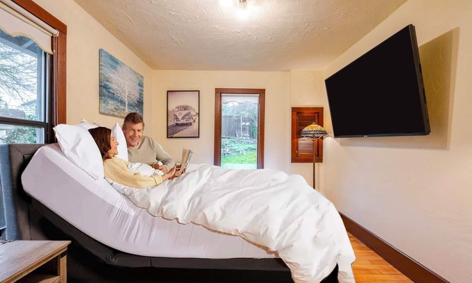 West End Casa | You deserve the best! Adjustable king bed with premium mattress, massage chair