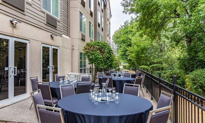 Parkrose Casa | You'll feel right at home with the conveniences you need