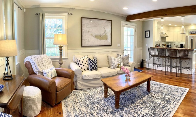 Nantucket Casa | “You've Got Whale" - Charming Nantucket Home + Patio Firepit - Walk to Bike Path