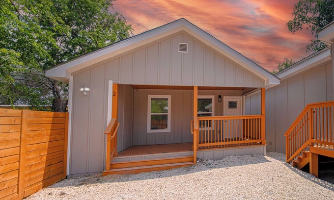 Denver Heights Cabaña | Your Amazing 3br/2ba Downtown Delight!