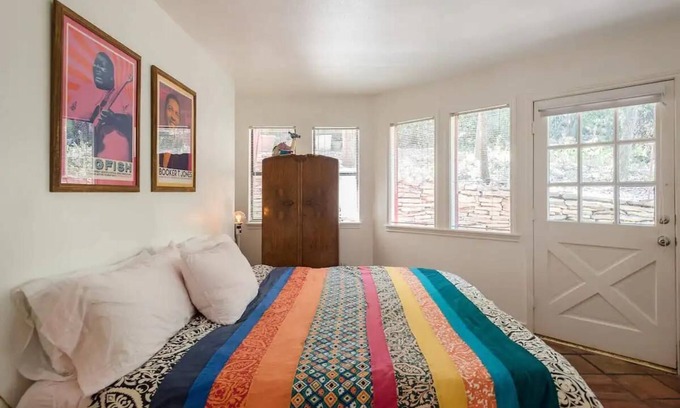 Barton Heights Casa | Your Barton Springs & Zilker Park Getaway! Walkable! Discover Austin's charm!