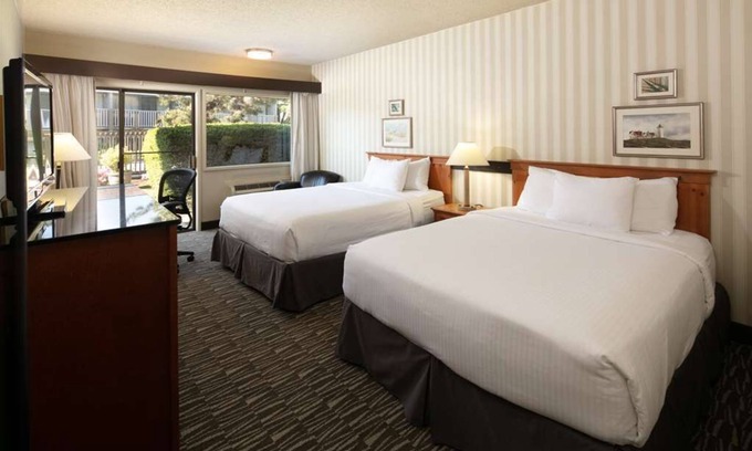 West Bellevue Hotel | Your Bellevue Escape Awaits! Pet-friendly Accommodation with Complimentary BFast
