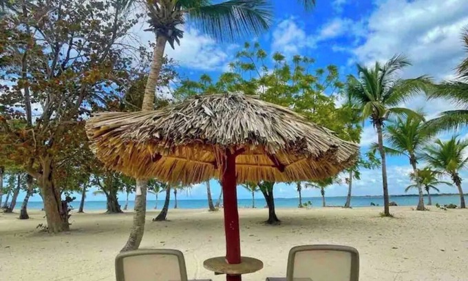 El Soco Apartamento | Your Caribbean island paradise condo just steps away from the beach