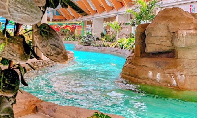 Circleville Complejo | Your Catskills Waterpark Hideaway! 3 Relaxing Accommodations w/ Balconies! Pool!