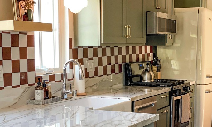 Los Cerritos Apartamento | Your Cozy, Pet-Friendly Hub: Modern Comforts Near Beaches & Entertainment!