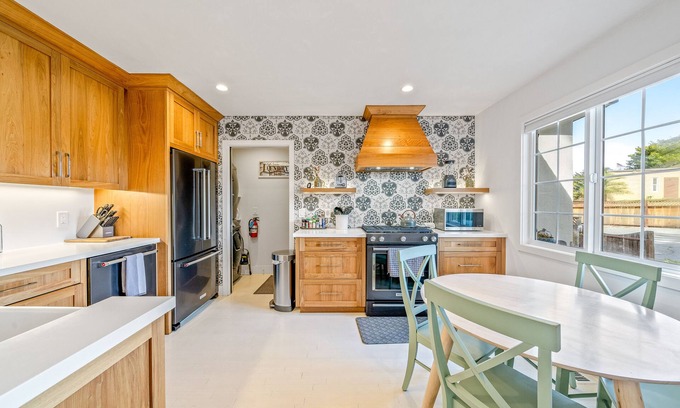 Seaside Cabaña | Your Dream Seaside Vacation! Charming 2 BDR Home Just Minutes to Del Monte Beach