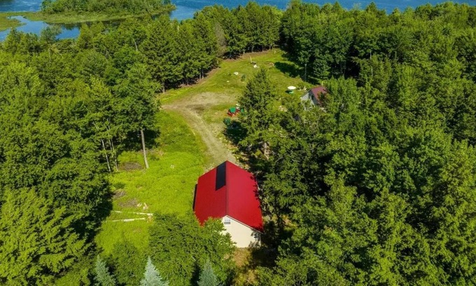 Newport Cabaña | Your Escape! 100 acres of trails, lakefront, wildlife, & quiet!