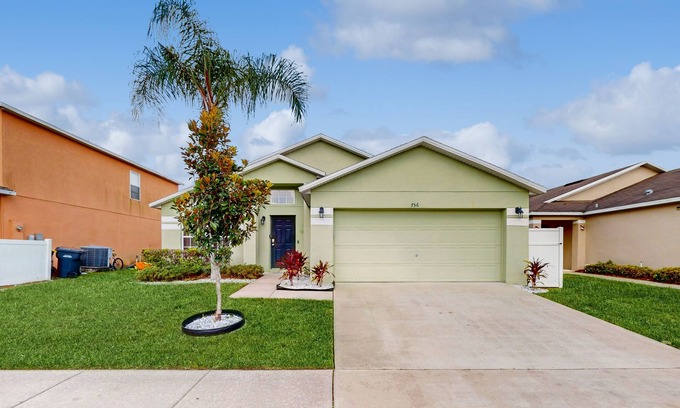 Sandy Ridge Casa | Your Florida Getaway for Fun, Pool, and Games, not far from Disney
