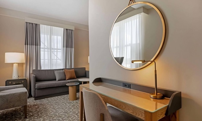 Downtown Tampa Hotel | Your Gateway to Sunshine and Adventure! Historic Luxury