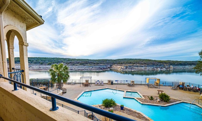 Lago Vista Condominio | Your Happy Place | 2 Bed, 2 Bath