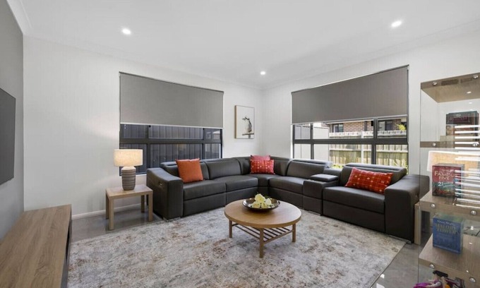 Marsden Park Casa | Your Home Away from Home: 4BR Escape