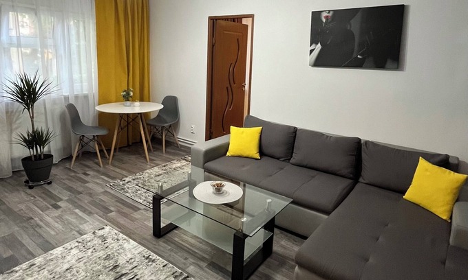 Tirgu Mures Apartamento | Your Home Away from Home in Târgu Mureș