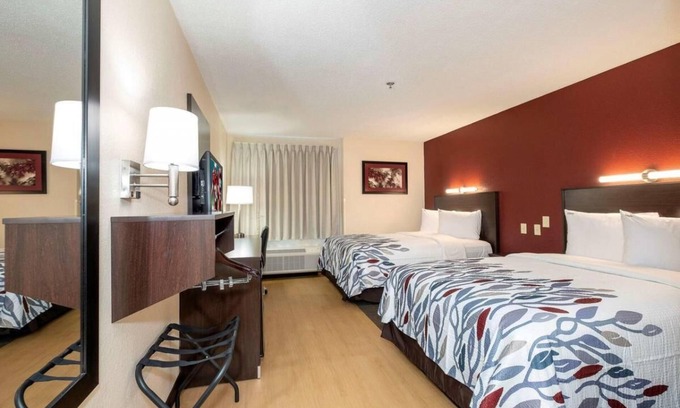 Southpoint Casa | Your Home Away From Home! Pets Allowed, Free Parking, Outdoor Pool