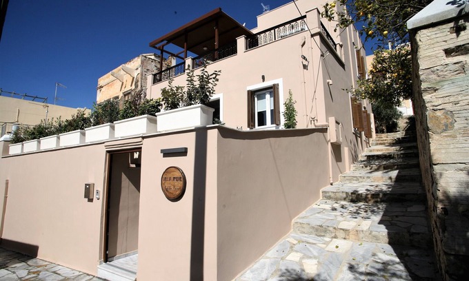 Ermoupoli Villa | Tu hogar lejos de casa