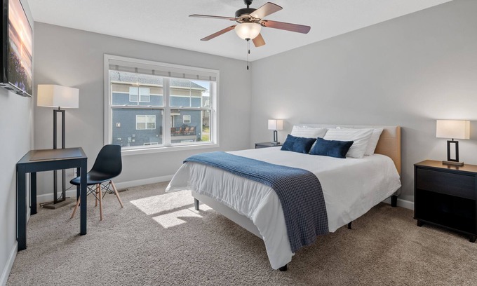 Lake Elmo Casa | Your Home Away From Home! Cozy & Clean Conveniently Located Townhome!
