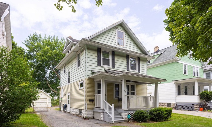 Rochester Casa | Your Home Away From Home For 30 Days or More