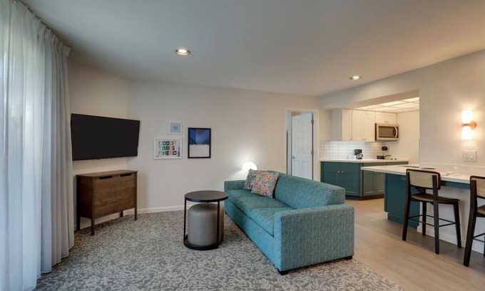 San Jose Hotel | Your Home Away From Home! 2 Relaxing Units, Free Breakfast, Pet-friendly!