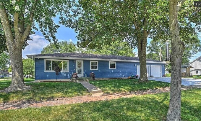 Macon Casa | Your home away from home! Stay as if you had never left in this small town home!