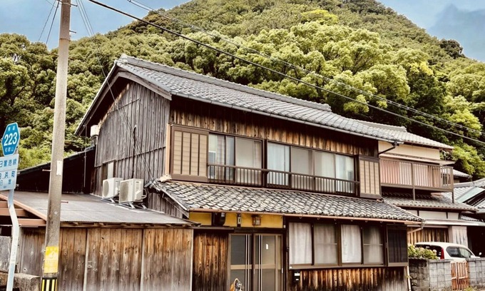 Shirahama Casa | Your home, Kawakaze, located on the riverside, an old private house where you can feel the wind of the river.