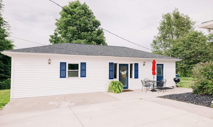 Nancy Cabaña | Your idyllic getaway in the beautiful countryside of Somerset, Kentucky!