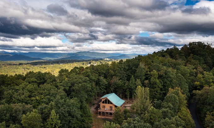 Marion Cabina | Casa de madera de 3 dormitorios, con vista, privada en 2 acres
