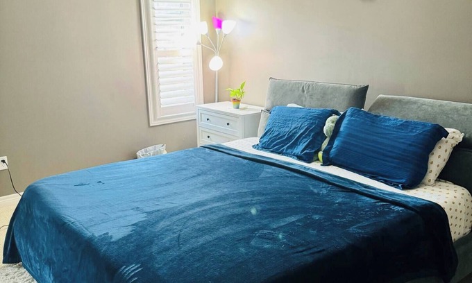 Welland Casa | Your Niagara Falls Private Master Bedroom Retreat!