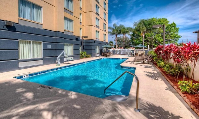 Florida Center Hotel | Your Orlando Adventure Starts Here! 2 Spacious Units, Swimming Pool