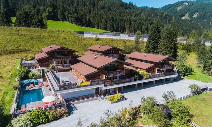 Flachau Chalet De Esquí | Su propio chalet alpino sueño completo para usted, sus amigos y familiares