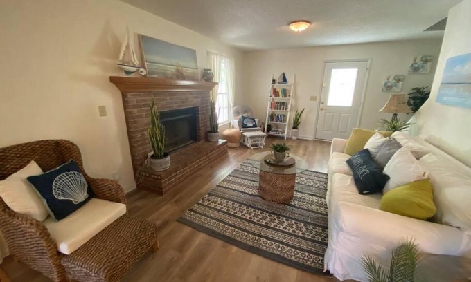 Macon Casa | Your Own Lakehouse