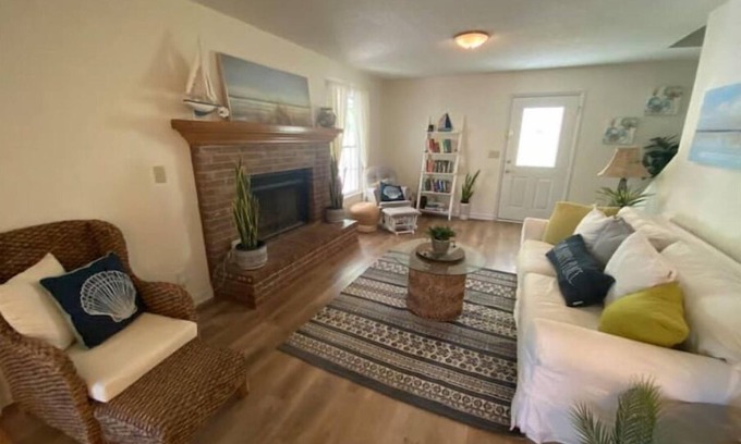 Macon Casa | Your Own Lakehouse