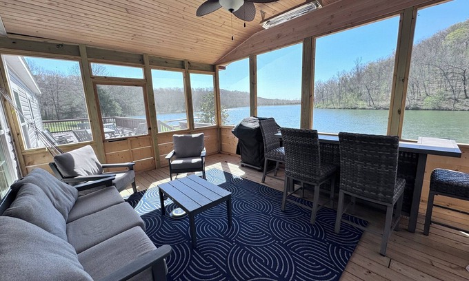 Bruner Casa | Your Own Private Lake & Lodge—The Midwest’s Hidden Gem Retreat