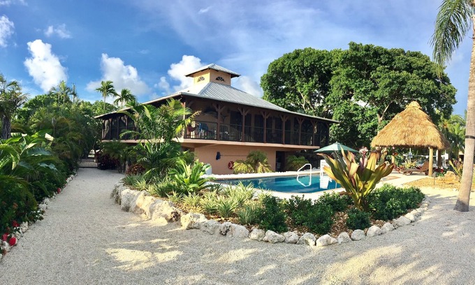 Marathon Casa | Mockingbird Pointe - Waterfront Tropical Escape - Casa privada, piscina y muelle