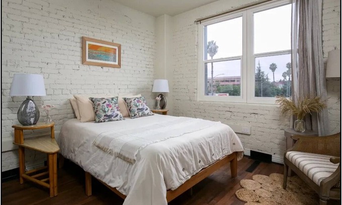 Westlake Apartamento | Your Own Space in DTLA!
