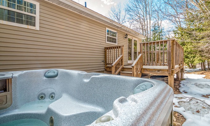 Carroll County Casa | Your Perfect Blend of Views, Hot Tub, and Fun!