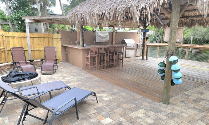 Springs at Kings Bay Casa | Your personal Tiki Hut waterfront/pool/spa home.